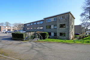 Hill Turrets Close